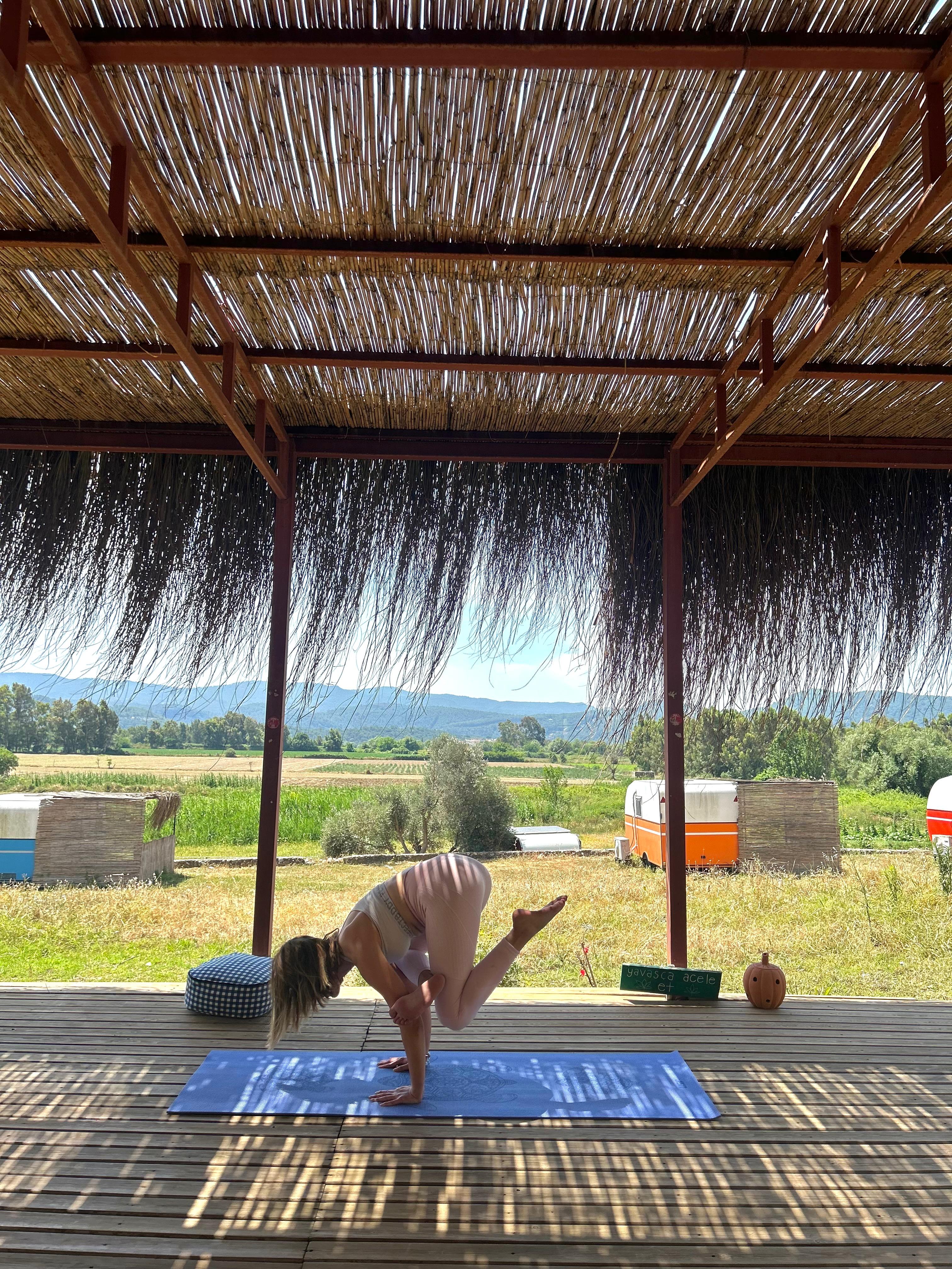 One-Legged Crow Pose (Eka Pada Bakasana)